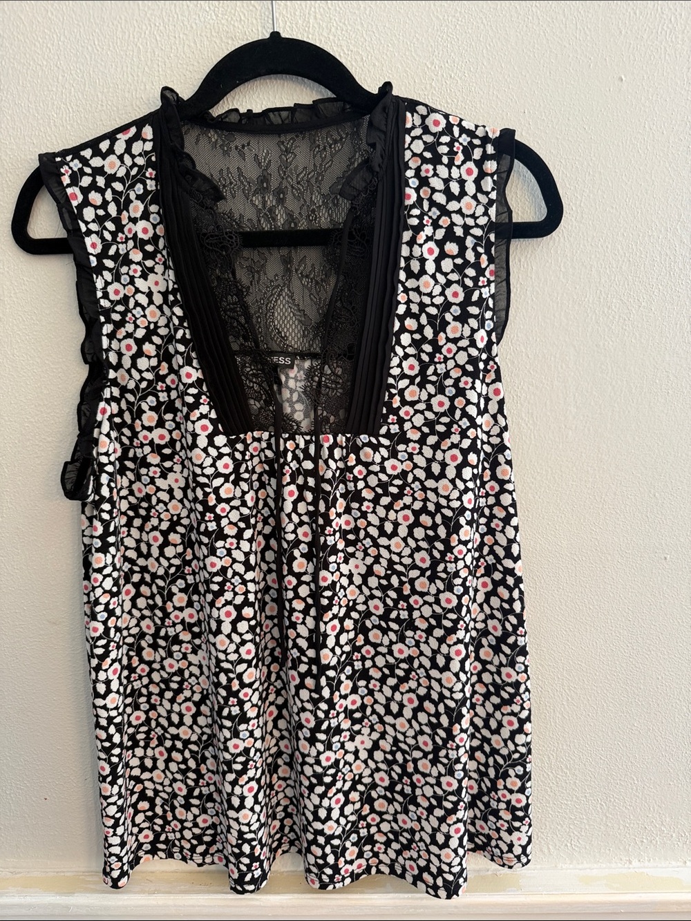 Express Black Floral Lace-Trim Camisole with Pink & White Daisies